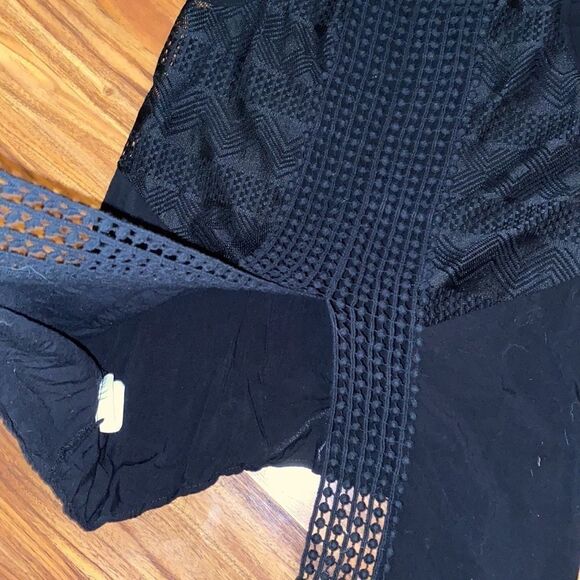 A. Byer Black Lace Back Tank Women's Size Small - Picture 7 of 7